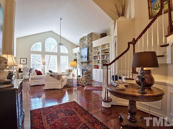 3rd image of 105 W Hatterleigh Ave