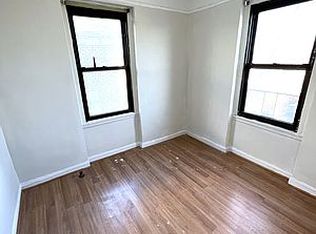 21-16 35th St #5R, Astoria, NY 11105