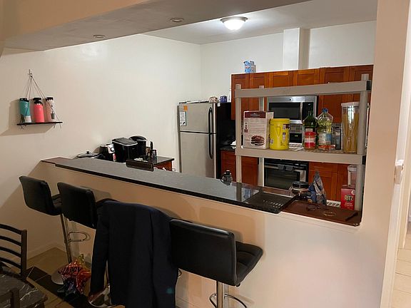 4th image of 18 Cedar St #1