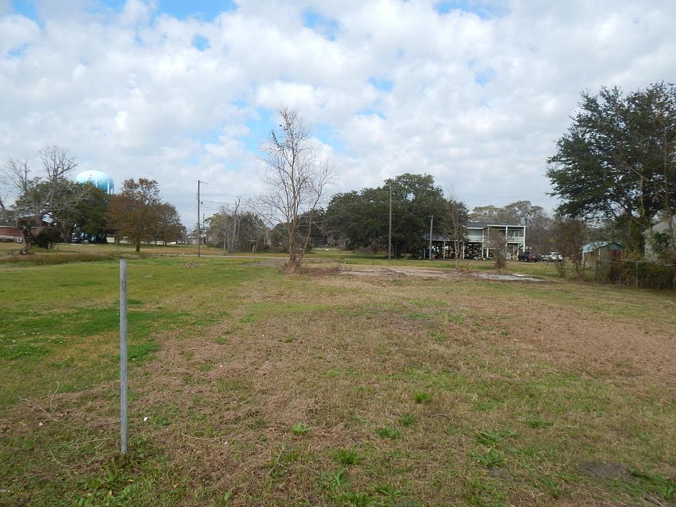 1st image of 380 Richmond Dr