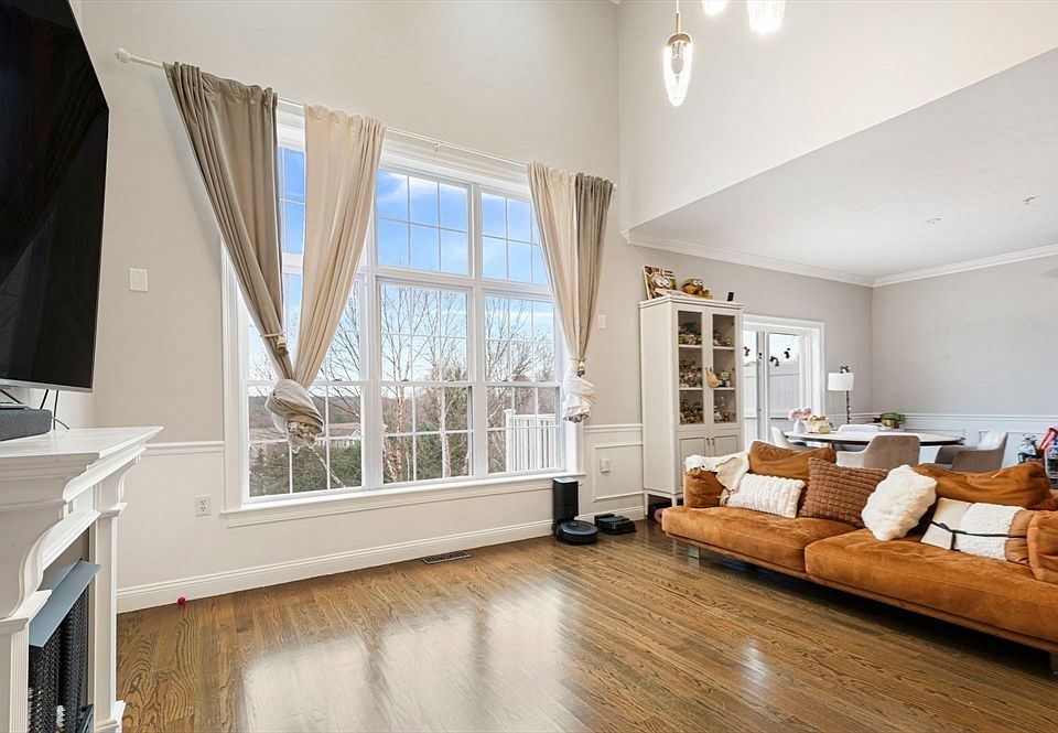 1st image of 806 Ledgewood Way