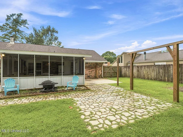 122 Booth Cir — Photo 30