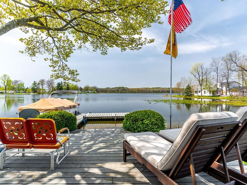 Lakefront Deck
