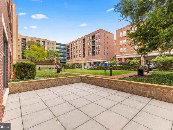 1111 Oronoco St Unit 126, Alexandria, VA 22314
