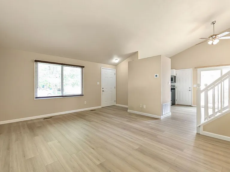 419 Albion Way — Photo 4
