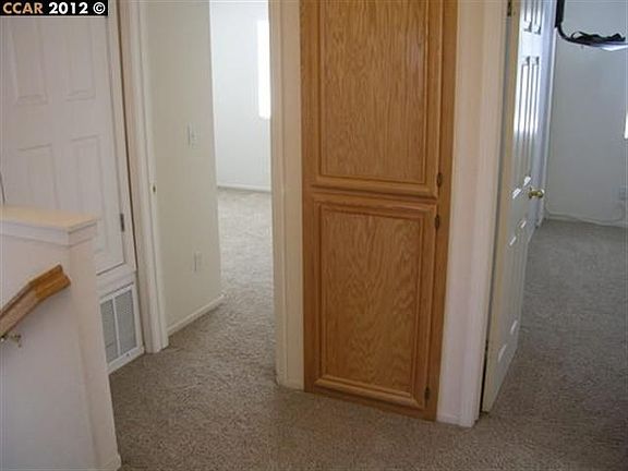 4th image of 11 Fawn Glen Ct