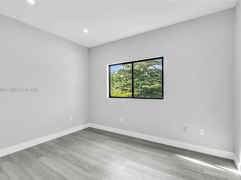 808 SW 9th St #B — Photo 26