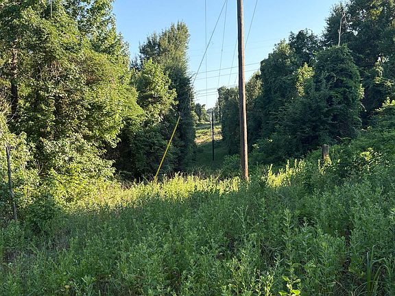 3rd image of 15531 E Highway 135
