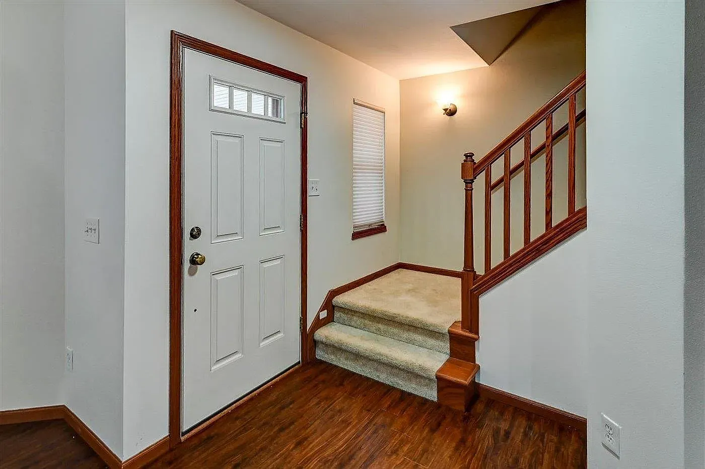 3 bed, 3.5 bath, 1912 sqft, $2,800 — Photo 2