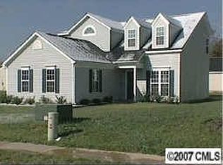 1703 Oakdale Green Dr, Charlotte, NC