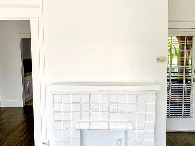 1415 E 2nd St #14 — Photo 4