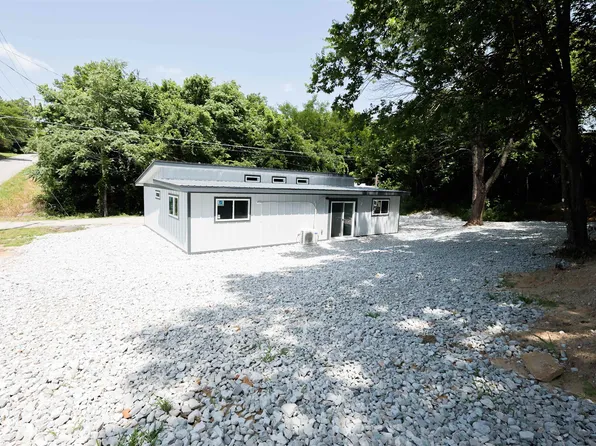 53 W Court St, Melbourne, AR 72556