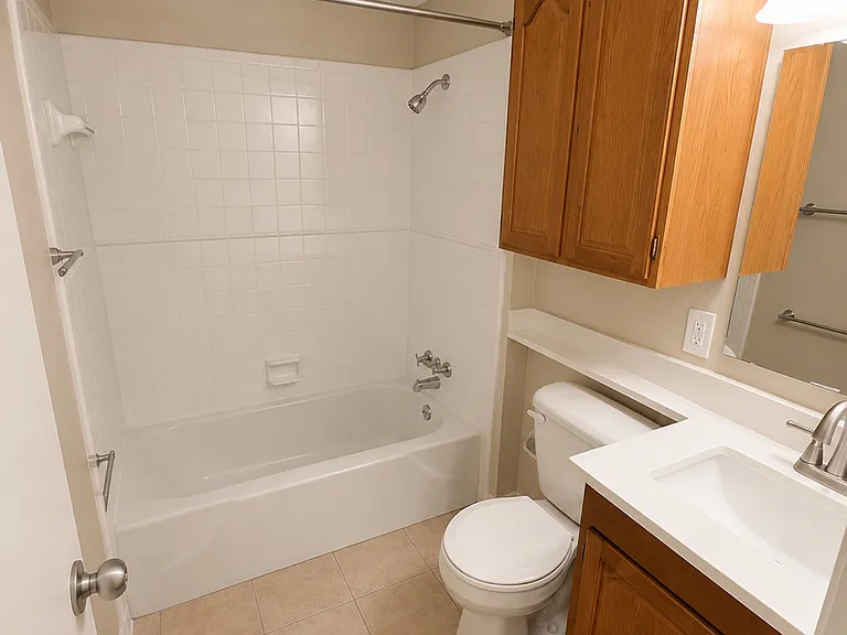 2704 Foxcroft Cir — Photo 5
