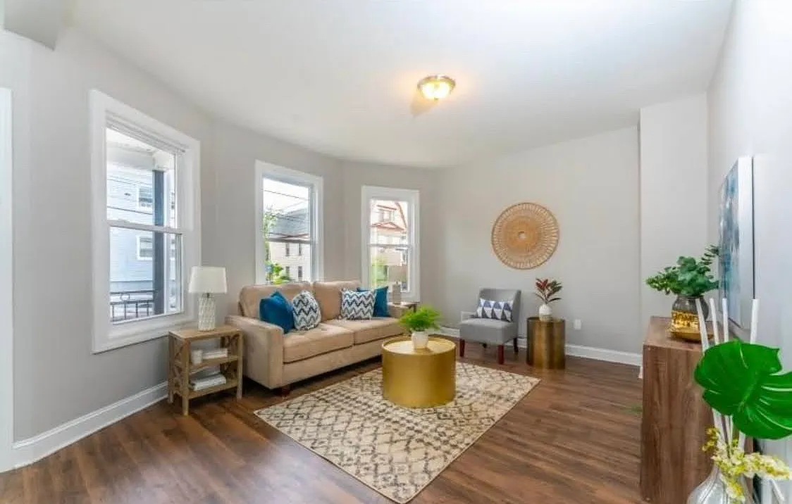 2 bed, $2,350 — Photo 1