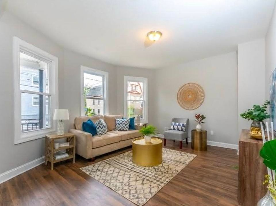 1st image of 144 Wilson Ave Floor 1