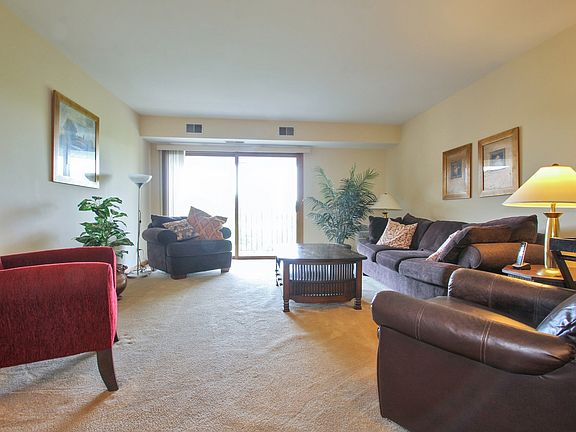 2nd image of 6430 W Belle Plaine Ave APT 501