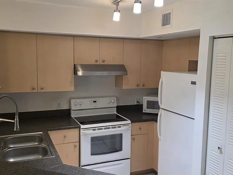 4171 San Marino Blvd #101 — Photo 8