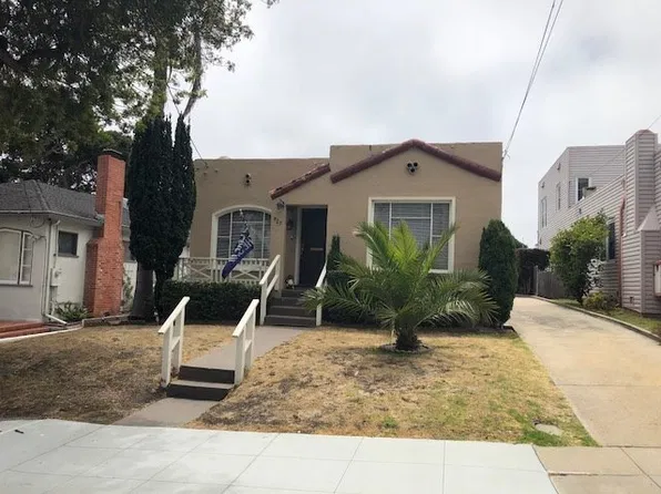 927 W Franklin St, Monterey, CA 93940
