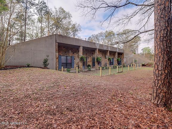 4th image of 65 Gartman Rd