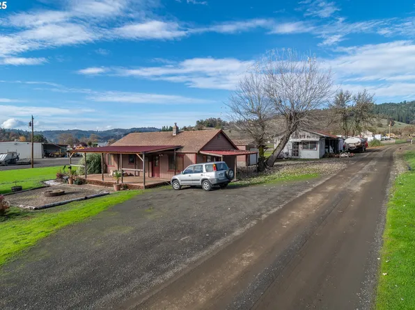 168 Breezy Ln, Roseburg, OR 97470