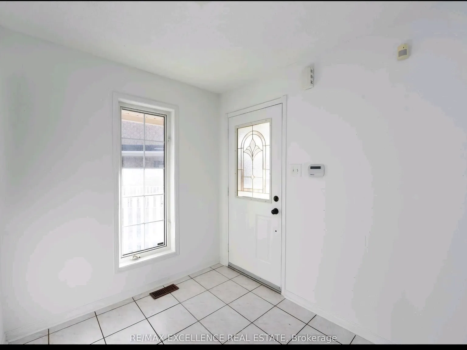 4 bed, $3,400 — Photo 2