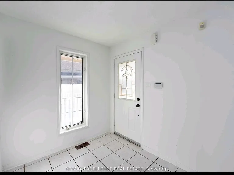 24 Hayloft Ct #UPPER — Photo 3