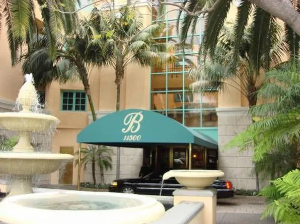 11500 San Vicente Blvd APT 222, Los Angeles, CA 90049