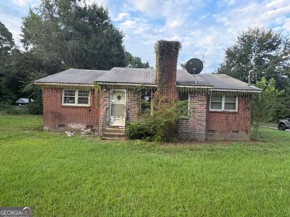 425 Hollis St SW, Pelham, GA 31779