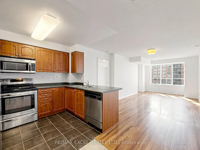 350 Red Maple Rd #508 — Photo 16