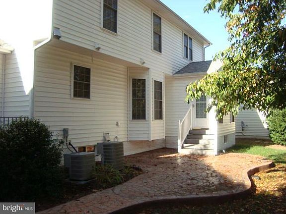2nd image of 10821 Samantha Pl
