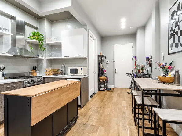 911 Nostrand Avenue image 2 of 8