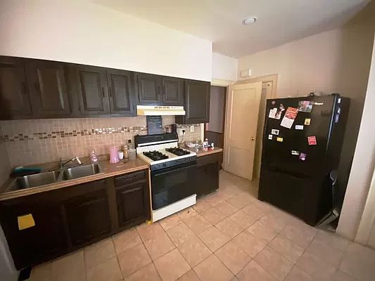 5th image of 849 E 229th St
