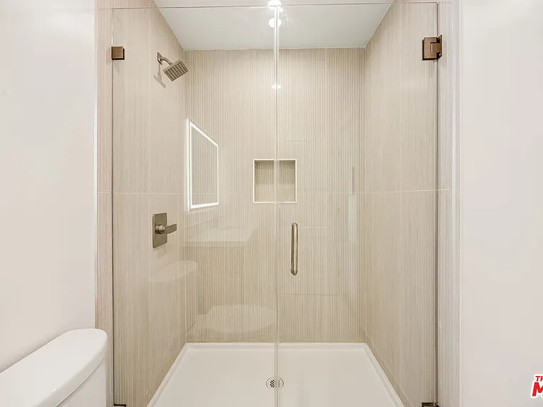 7935 Zelzah Ave — Photo 15