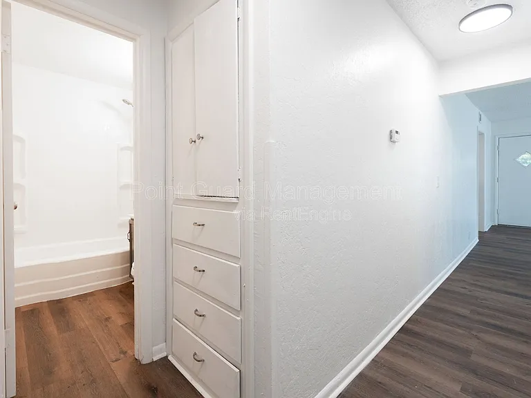 631 N Mount Carmel St — Photo 16