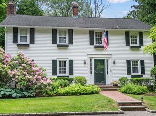 592 Cold Spring Rd, Syosset, NY 11791