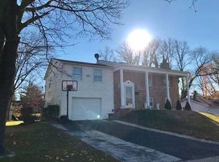 35 Temple Ln, Willingboro, NJ 08046