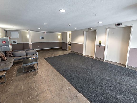 4th image of 4309 33rd St #110