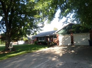 1622 E River Rd, Montgomery, IL 60538
