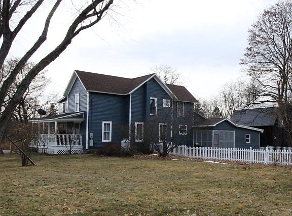 2nd image of 410 College Ave