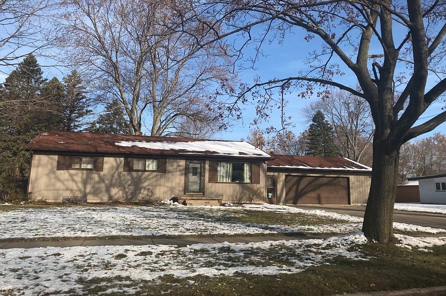 1st image of 1801 Airfield Ln
