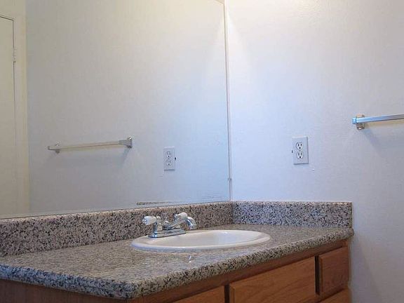 2nd image of 3801 Blackford Ave APT 04