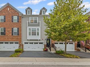 2546 Huntleigh Ln, Woodridge, IL 60517