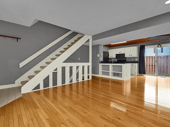 4th image of 5056 Stoneybrook Blvd #4B