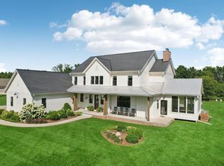 998 North Griffith ROAD, Oconomowoc, WI 53066