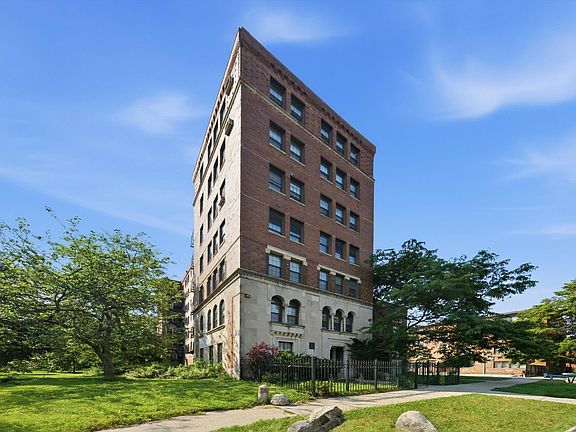 3rd image of 3017 E 78th St APT 3A