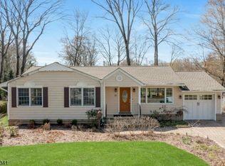 71 New St, Allendale, NJ 07401