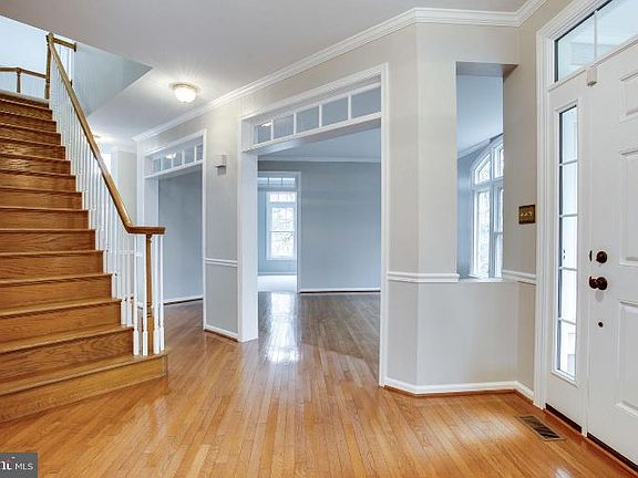 4th image of 10005 Donal Ln