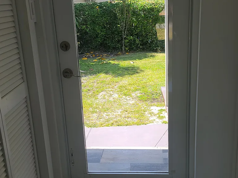 6300 SW 21st St — Photo 17