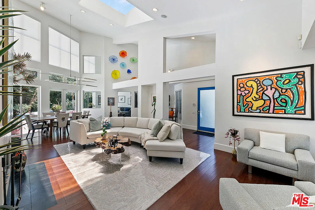 6 bed, 6.0 bath, 5117 sqft, $32,000 — Photo 1