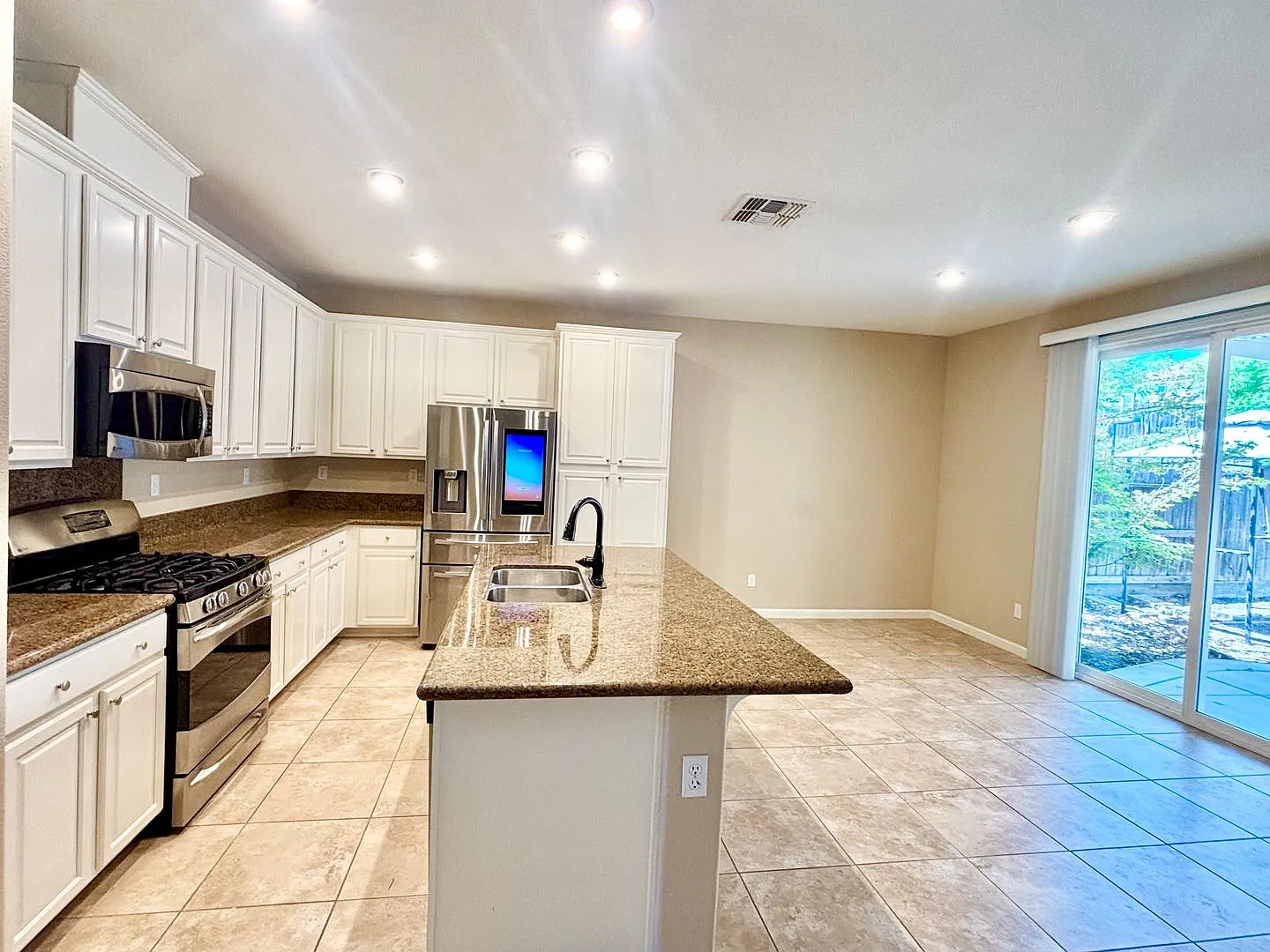 Spacious Four-Bedroom Home with Backyard Oasis in Rancho Cordova — Photo 4